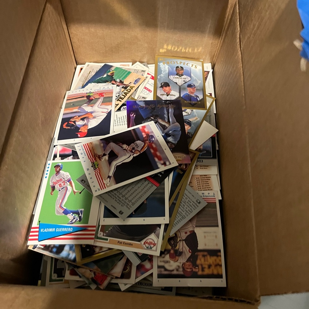 Box of baseball cards MLB